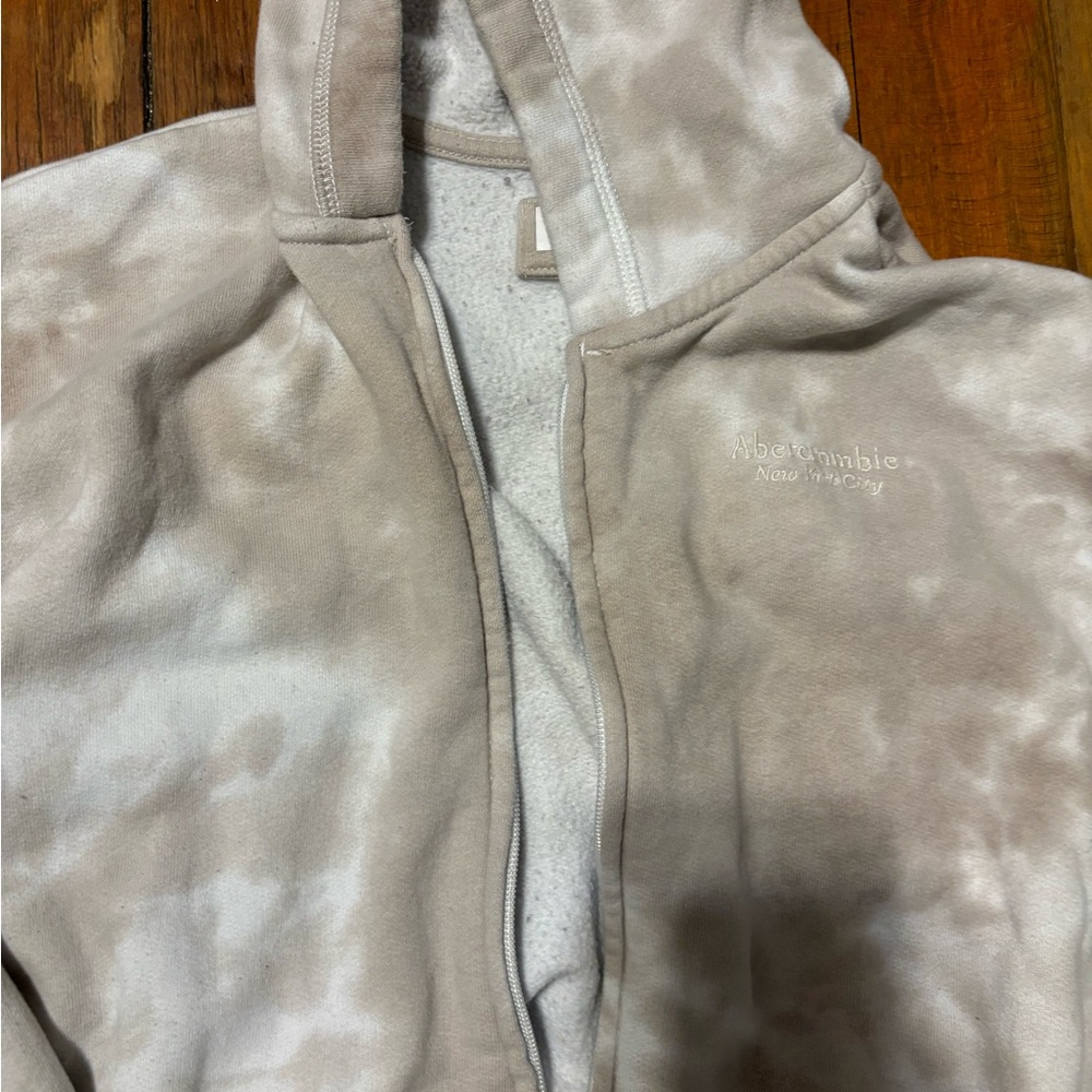 Sweater - Picture 2 of 3